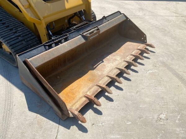 2023 Caterpillar 289D3 Compact Track Loader - Image 6