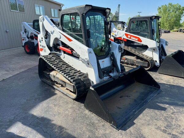 bobcat skid steer